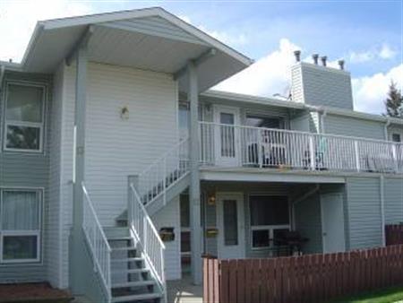 Only $1295 2 Bedroom Town Home! Great Location! | 2115 118 St Nw, Edmonton