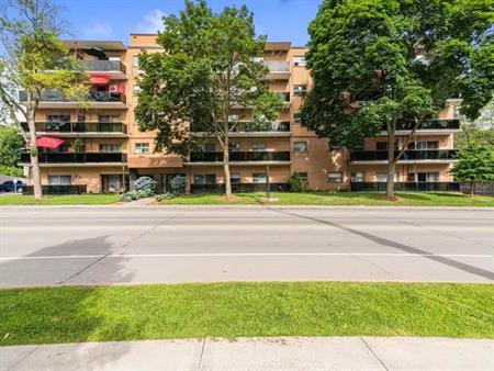 Gage Park Towers | 200 Gage Ave. S., Hamilton