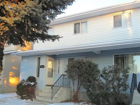 WELL MAINTAINED Duplex Basement Only $995 monthly | 10305 154 Street, Edmonton