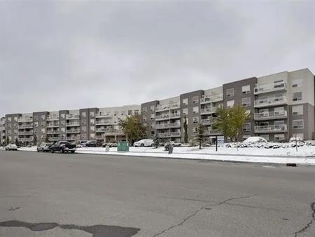 Bright and clean west Edmonton 3 bedroom condo, underground parking for rent!!! | 17404 64 Avenue Northwest, Edmonton