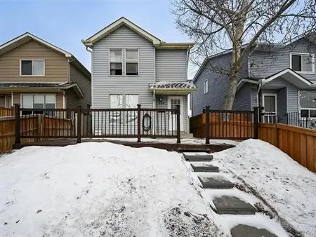 3 Bedroom House in the Castleridge Neighborhood | Calgary