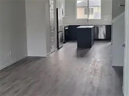 Modern 3 bed with 2.5 bathroom house | 90 Edith Green Northwest, Calgary