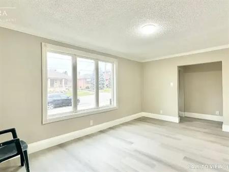 1-23 Smallwood Dr, Toronto, Ontario M3M 1K9 | 23 Smallwood Drive, Toronto