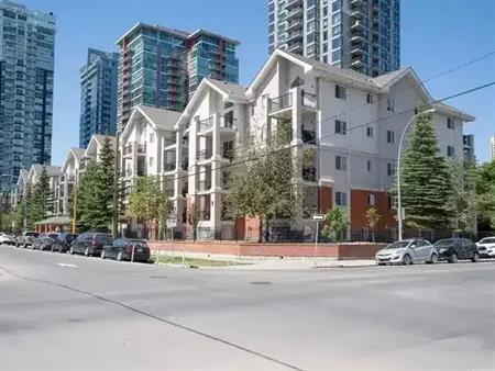 Gorgeous two bedroom condo with Great location ! | 126 14 Avenue Southeast, Calgary