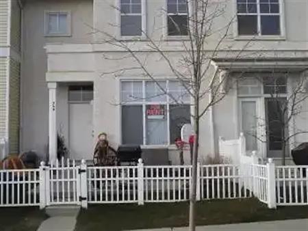 1400sf 3 bedroom townhouse | Calgary