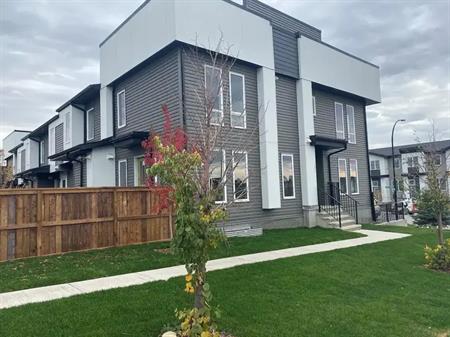 Townhouse with Private Rooftop Patio | 402 Seton Circle Southeast, Calgary