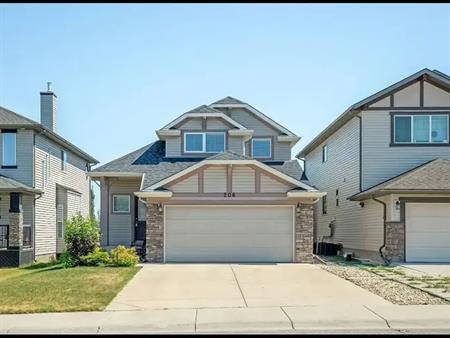 Single family 3 bedroom house facing Capt. Nicola Goddard School | Panamount St NW, Calgary