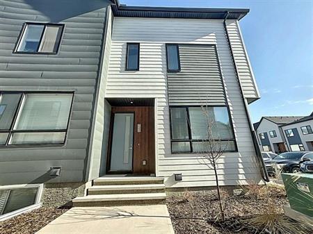 4 Bedroom Townhouse Available to Rent | Calgary