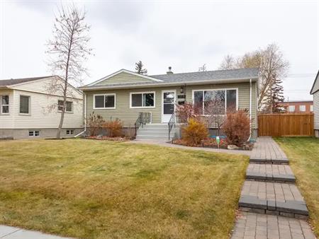 FULLY UPGRADED HOME IN BEAUTIFUL NORTH GLENORA | 13518 110A Avenue Northwest, Edmonton