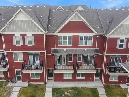 Newly renovated 2 bedroom duplex facing on private park | 122 - 603 Watt Boulevard Southwest, Edmonton