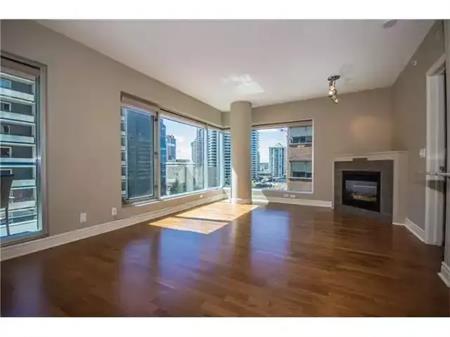 Ideal Location **FIVE WEST** Bright Condo! | 920 5 Avenue Southwest, Calgary