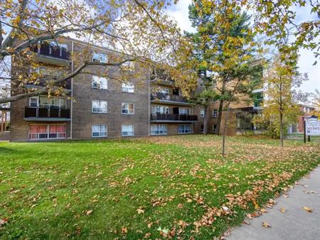 Fairlawn Apartments | 2552 Keele St., Toronto