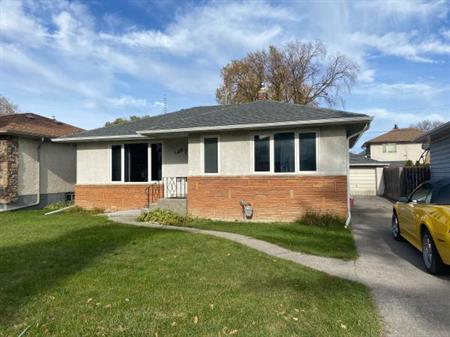 3br 2 bath house garage fenced