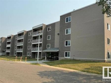 Spacious 2 bedroom, 1.5 bath corner unit with modern finishes.