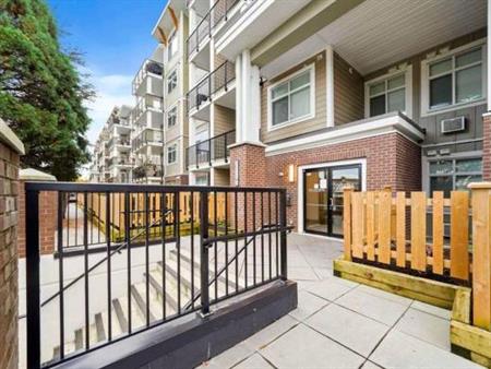 $2,500/ 2br-2 beds & 2 baths apartment condo