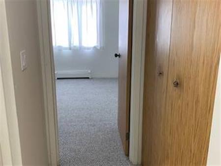 1 Bedroom @ Mountain Ridge Apartments