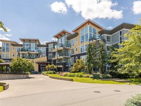 Stunning 2 bed, 1 bath suite in Garrison Radius 205