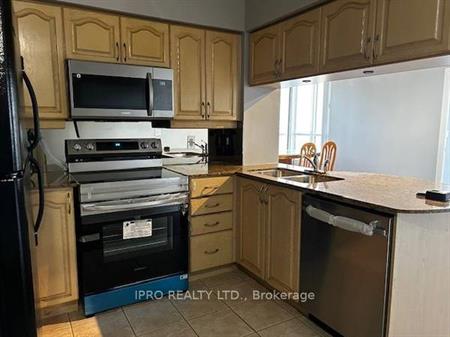 Burnhamthorpe/Confederation Pkwy-Sunny Spacious 2 Bdrm 2 Bathrm