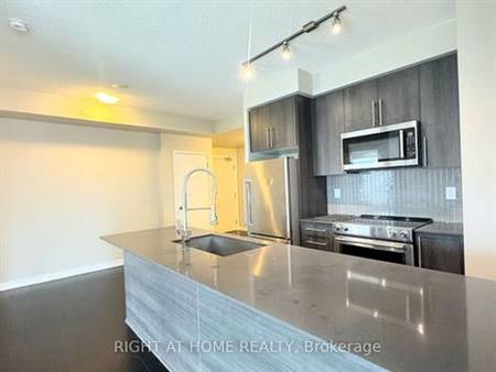 Burnhamthorpe/Confederation-Large Modern 2Bed & Den 2Baths 1Parking