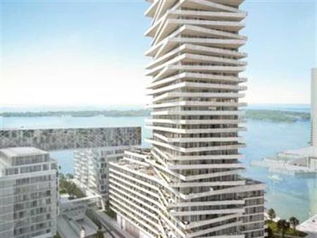 15 QUEENS QUAY EAST - TOWER ON THE LAKE - 1 BEDROOM+DEN W/LAKEVIEWS