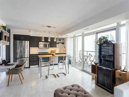 1 bed & 1 Bath - Ivory on Adelaide