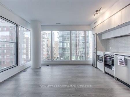 Dundas St / Jarvis St-Central Smart 2 Bedroom + 1 Bathroom