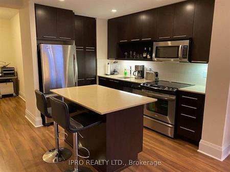 Yonge and 401-Beautiful Luxurious 2Bed+Den 2Baths