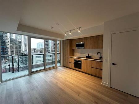 Brand-New 1-Bed, 1-Bath (Broadway Ave)