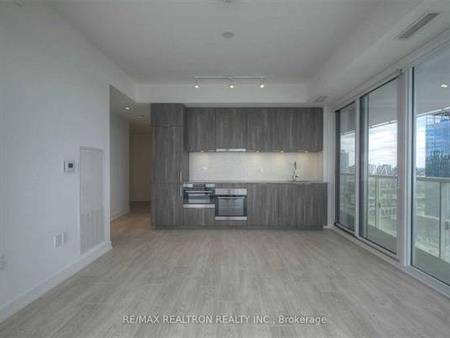 15 Queens Quay E 2102,