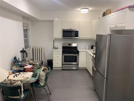 Amazing Large 1 br in heart of Roncy