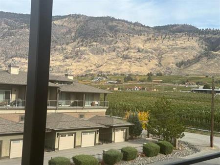 Stunning 2 Bedroom, 2 Bathroom Condo in Brightwater Complex, Osoyoos