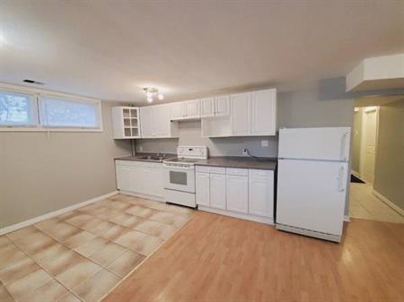 2 bed 1 ba in Central City Kelowna, blocks from Downtown