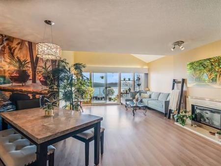 Luxurious Fully Furnished Oceanview Condo!