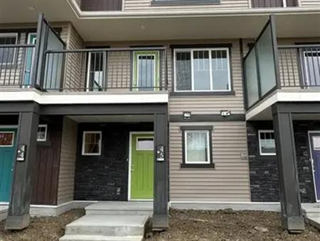 (PN 1139) Modern 3-Bedroom Townhome with Double Car Garage | 1530 Tamarack Blvd Nw, Edmonton