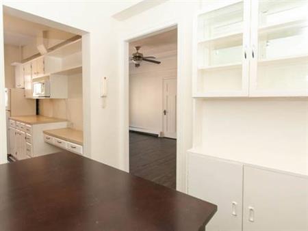 (UniqueAccommodations.com) ID:2868 Charming 1-bedroom Condo