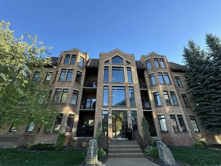 Kensington Executive Penthouse Condo | 302 - 1407 Kensington Close NW, Calgary