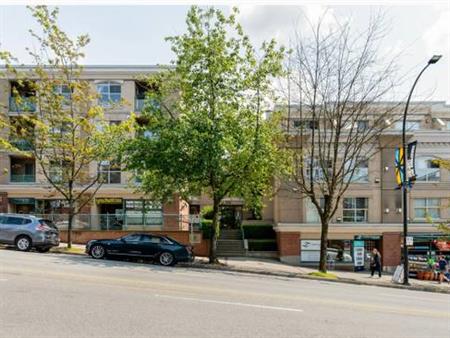 RESIDE - PET FRIENDLY 2 BEDS + 2 BATHS + 2 PARKING IN NORTH VANCOUVER