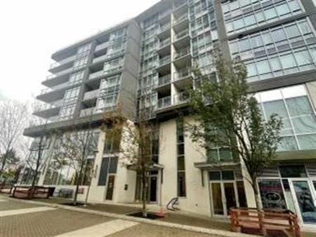 Available 1 Bed/ 1 Bath/ 1 Den in East Vancouver/ Burnaby Area