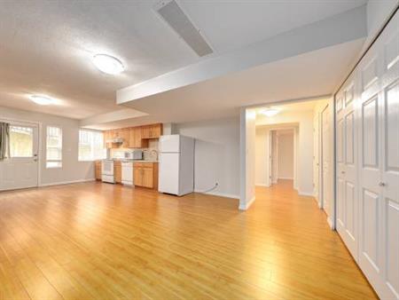 Bright and Spacious 1-BEDROOM | 807 SF