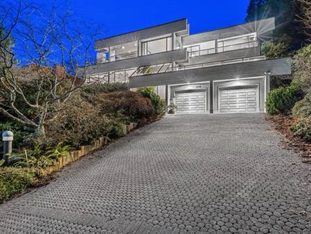 West Vancouver Westhill Ground 1BDR