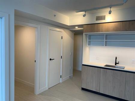 $2100 / 1br + den one bed and Den at Joyce by Westbank