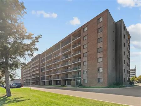 Tecumseh Terrace Apartments | 11917 Tecumseh Rd. E., Tecumseh