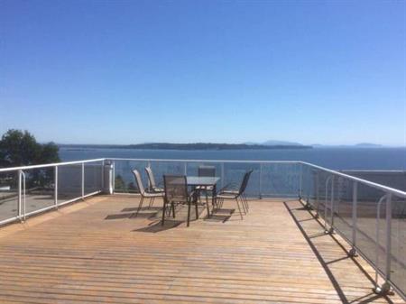 White Rock Stunning Ocean View Two Bedroom Two Bathroom Spacious 1100sqft Apartm