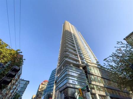 Premium 2-Bed 2-Bath High-rise Apartment in Yaletown for Rent