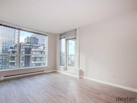 Coal Harbour | Unfurnished | 1 bed + Den 1 bath at George