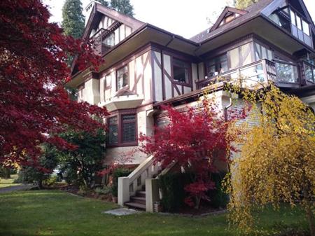 Upper floor suite in restored Heritage Mansion