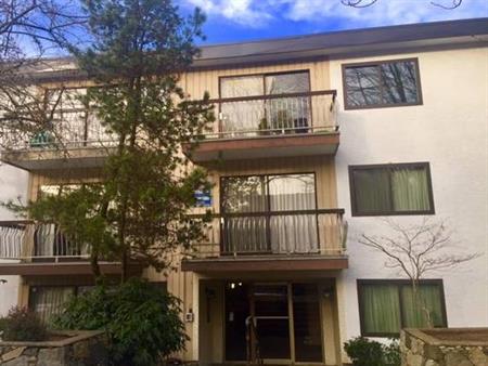 1 Bedroom Available December 1 at Ramwood Manor!