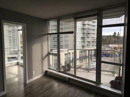 ** 2 Min Walk to Skytrain, Modern 2 Bed, 2 Bath Apartment