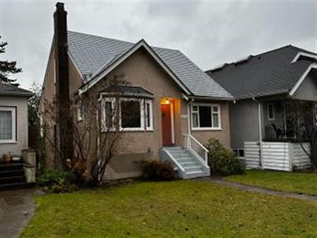 Entire house Point Grey 3 Bed 2 bath