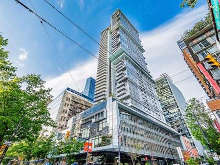 Telus Garden AC 1bedroom+1 Den apartment for rent!